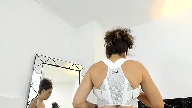 Juliabadlee online show from 12, 12, 2024