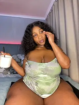 Snapshot of HugeMassiveBooty chatting on 30, 9, 2025 HugeMassiveBooty online show from 30, 9, 2025
