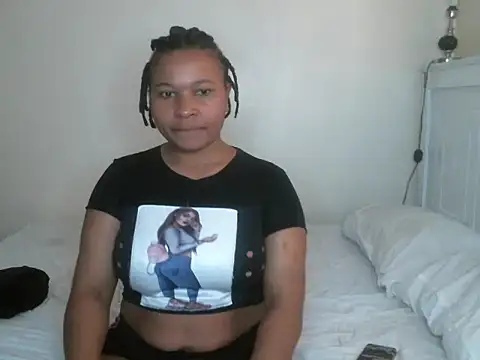 R-thequeen online show from 9, 12, 2024