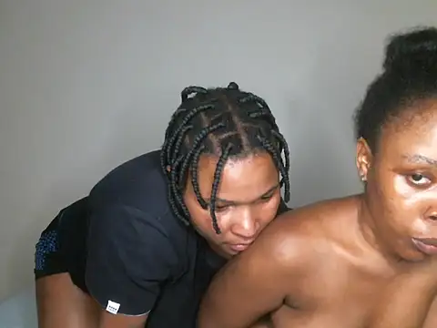 R-thequeen online show from 18, 12, 2024