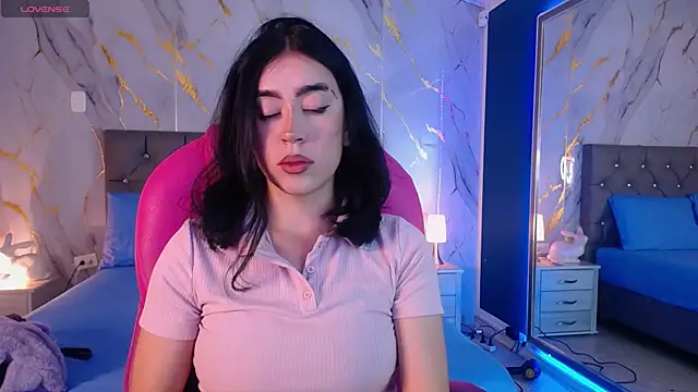 Julieta De Los Angeles online show from 5, 2, 2025