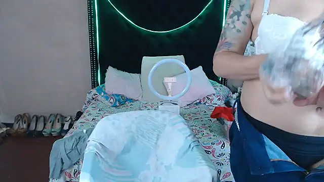 Snapshot of VioletaaaSlave chatting on 7, 3, 2026 VioletaaaSlave online show from 7, 3, 2026