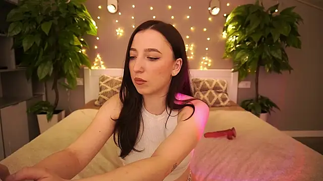 MonAmourrrR online show from 3, 2, 2025