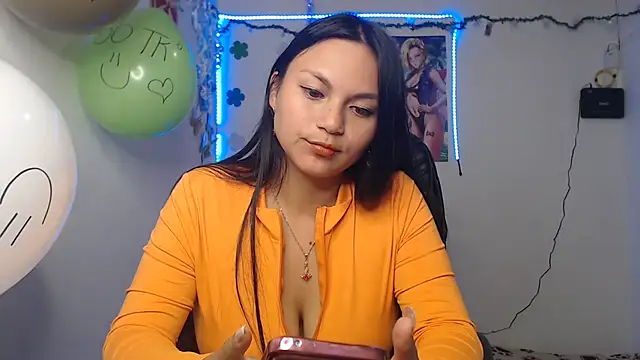 Snapshot of Zafiroweb09 chatting on 12, 12, 2024 Zafiroweb09 online show from 12, 12, 2024