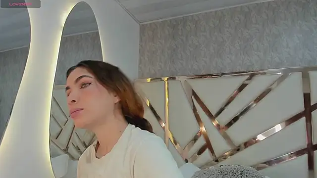 Snapshot of Mia_Parissi chatting on 19, 12, 2024 Mia Parissi online show from 19, 12, 2024