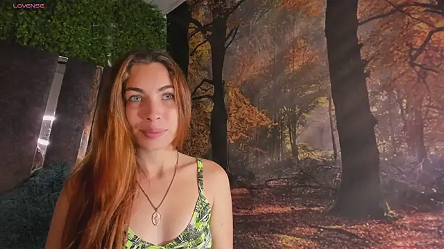 Snapshot of Mia_Parissi chatting on 4, 1, 2025 Mia Parissi online show from 4, 1, 2025