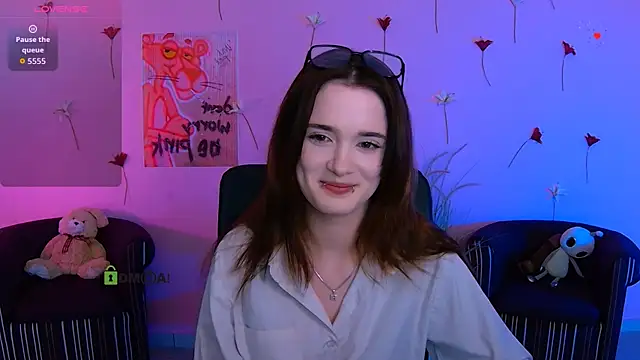 liana kisses online show from 12, 5, 2026