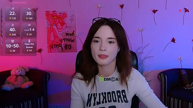liana kisses online show from 13, 5, 2026