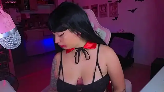 Snapshot of FernandaOrtegaaa chatting on 1, 11, 2025 FernandaOrtegaaa online show from 1, 11, 2025