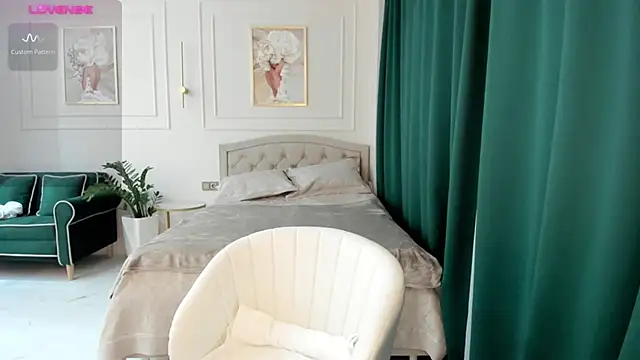 Jolie Ozolla online show from 24, 2, 2025