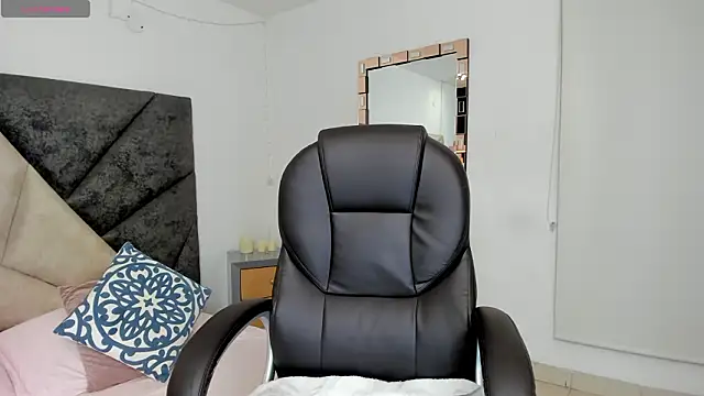 Snapshot of BarbaraKnox_ chatting on 12, 2, 2026 BarbaraKnox online show from 12, 2, 2026