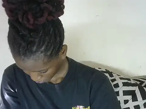 Pretty-emmie online show from 21, 2, 2025