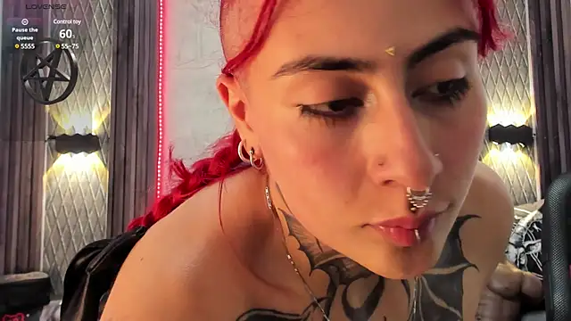 selene red  online show from 18, 3, 2025