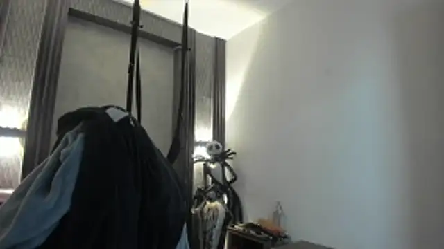 selene red  online show from 17, 12, 2025