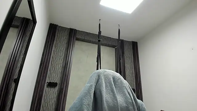 selene red  online show from 30, 5, 2026