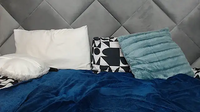 LOYAL SASHA online show from 3, 3, 2025