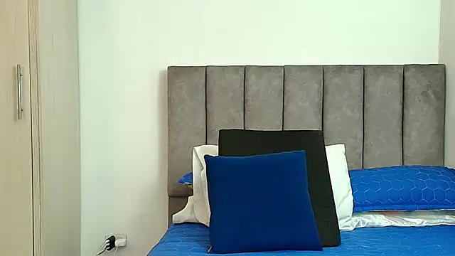 karina lewis  online show from 25, 11, 2025