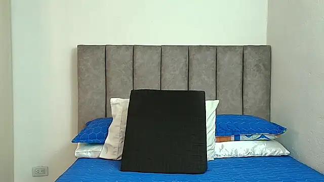 karina lewis  online show from 26, 11, 2025