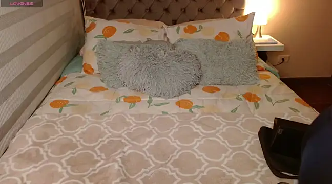 Roussmariehenao online show from 29, 1, 2025