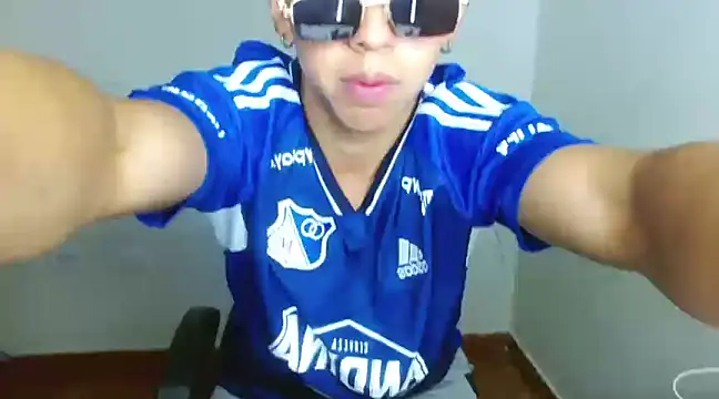 Snapshot of bigryuk0 chatting on 11, 12, 2024 bigryuk0 online show from 11, 12, 2024