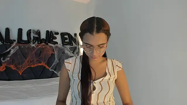 sara saenz99 online show from 21, 10, 2025