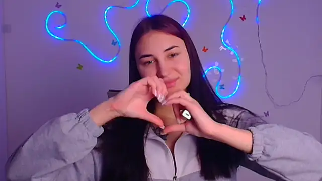 Jennifer Blum online show from 4, 3, 2025