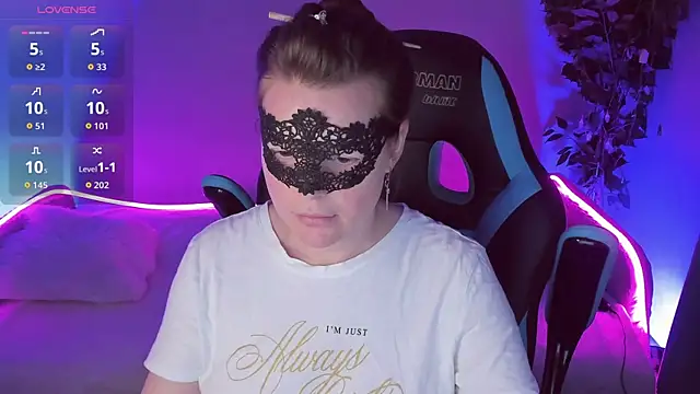 Sexy-Housewife online show from 25, 9, 2025