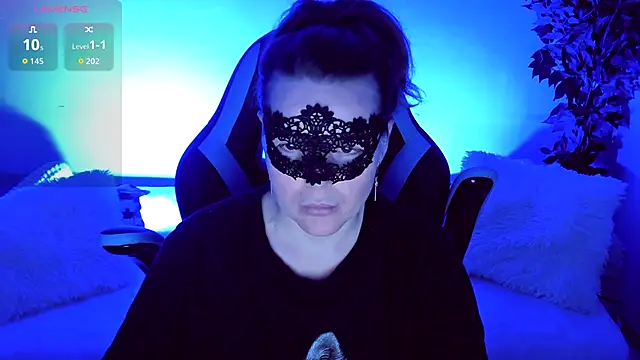 Sexy-Housewife online show from 19, 10, 2025