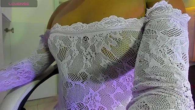 SofiaBrouw online show from 7, 10, 2025