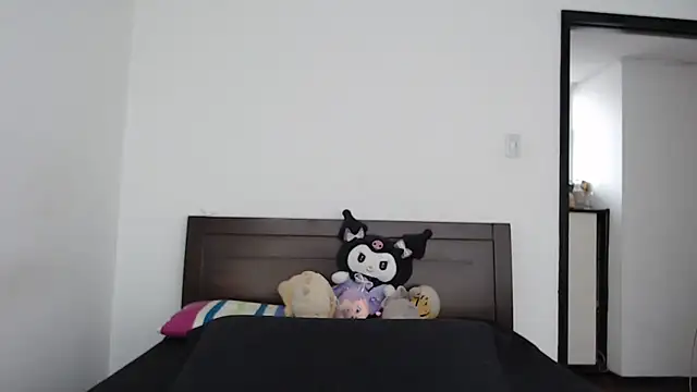 rebecca collin online show from 8, 4, 2026