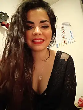 Saturnia Yvonne online show from 7, 3, 2025