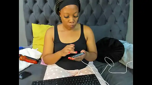 DIRTYTALKINQUEEN online show from 24, 10, 2025