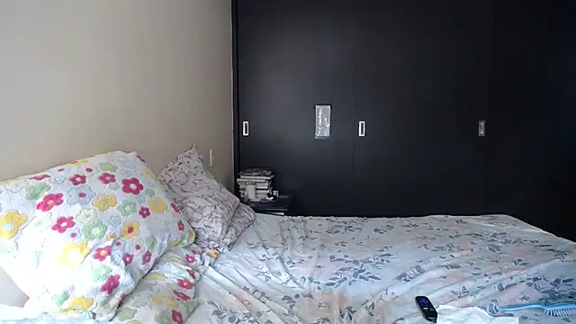 KAROLCANDY online show from 28, 4, 2026
