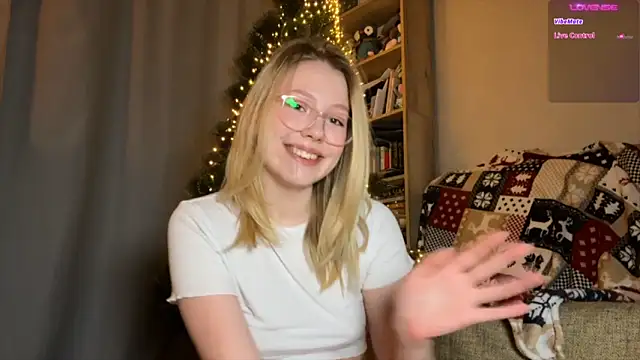 HoneyAudrey online show from 8, 12, 2024