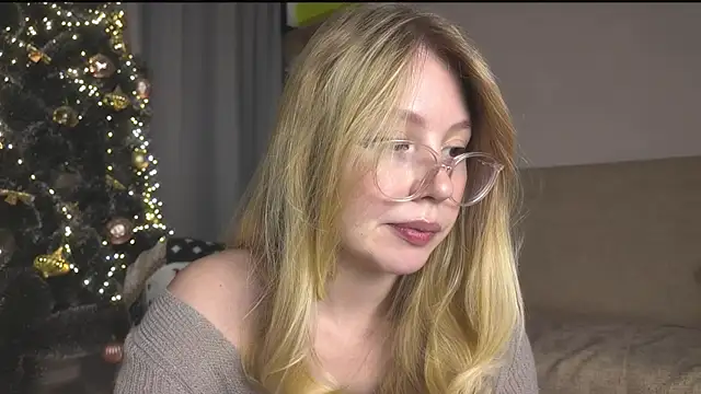 HoneyAudrey online show from 18, 12, 2025