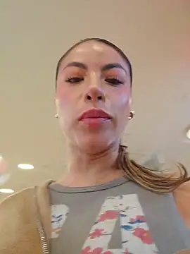 Snapshot of Karen_San_Miguel chatting on 26, 4, 2026 Karen San Miguel online show from 26, 4, 2026