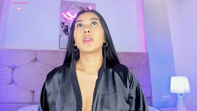 Cameliaa Smiith online show from 6, 12, 2024