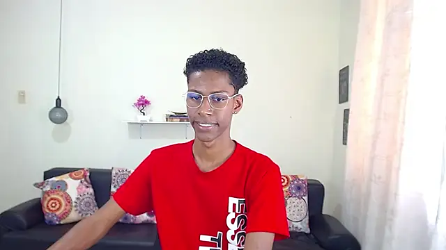 maiki18  online show from 15, 1, 2025