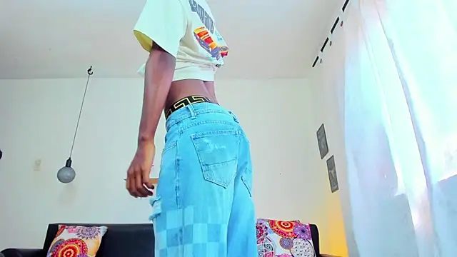 maiki18  online show from 21, 1, 2025