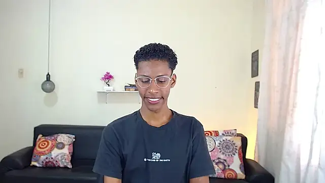 maiki18  online show from 5, 2, 2025