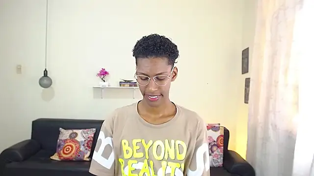 maiki18  online show from 6, 2, 2025