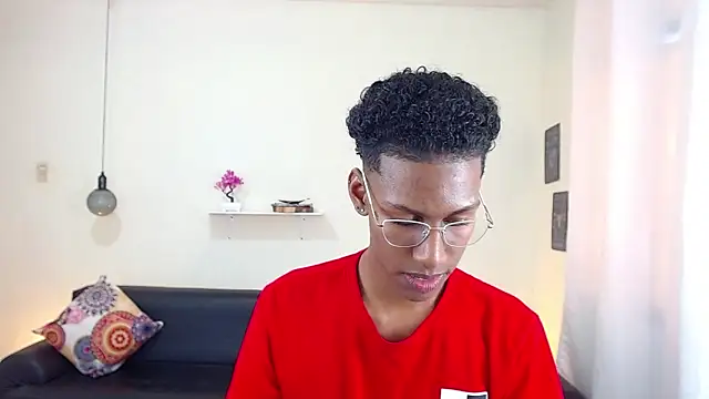 maiki18  online show from 10, 2, 2025