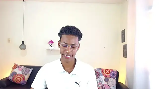 maiki18  online show from 12, 2, 2025