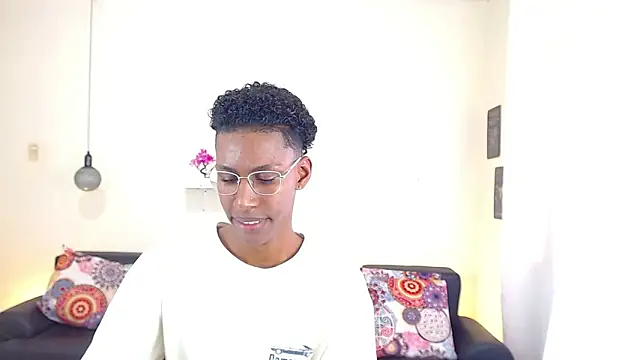 maiki18  online show from 26, 2, 2025