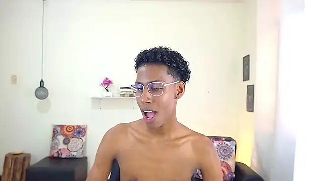 maiki18  online show from 11, 3, 2025