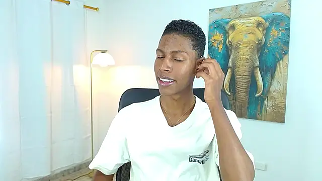 maiki18  online show from 23, 9, 2025