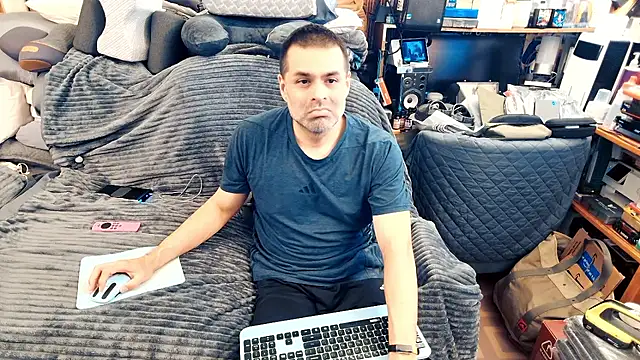 Snapshot of ClampMaster chatting on 18, 10, 2025 ClampMaster online show from 18, 10, 2025