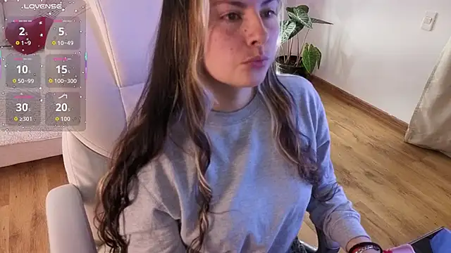 Snapshot of brandy_sweet_ chatting on 4, 10, 2025 brandy sweet  online show from 4, 10, 2025