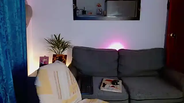 Snapshot of Nicole_white_11 chatting on 18, 9, 2025 Nicole white 11 online show from 18, 9, 2025