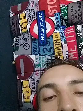 Snapshot of RICH_BOY18 chatting on 15, 9, 2025 RICH BOY18 online show from 15, 9, 2025